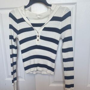 Aeropostale Navy and White Striped Sweater size small